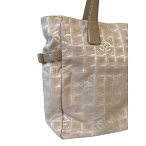 Chanel Travel Ligne Tote* Large Beige Tote*Rare Color*Hologram*COA - Picture 2 of 15